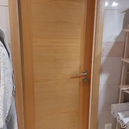 Spicy In Art Nouveau District, Culture Trip Apartamento